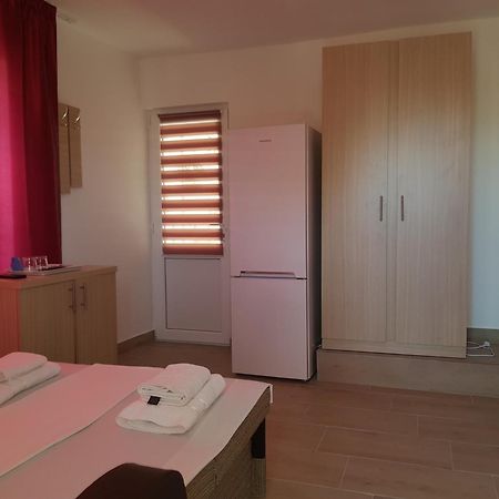 Evana House コスティネシュティ エクステリア 写真