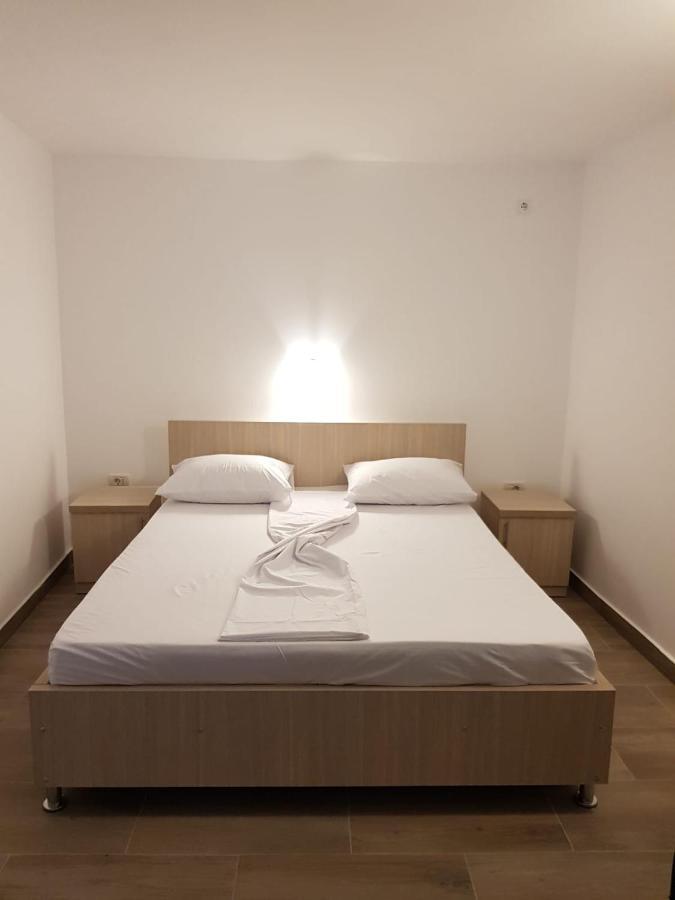 Evana House コスティネシュティ エクステリア 写真