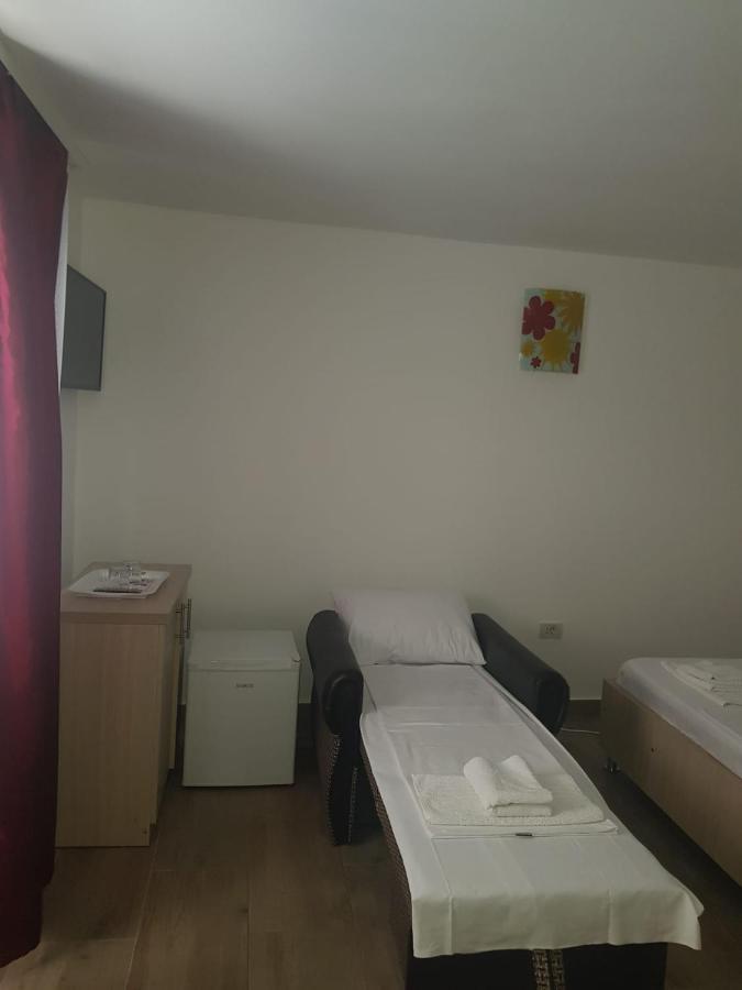 Evana House コスティネシュティ エクステリア 写真