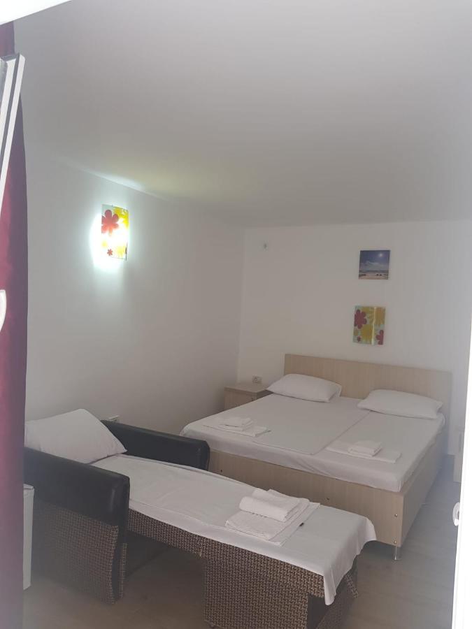Evana House コスティネシュティ エクステリア 写真