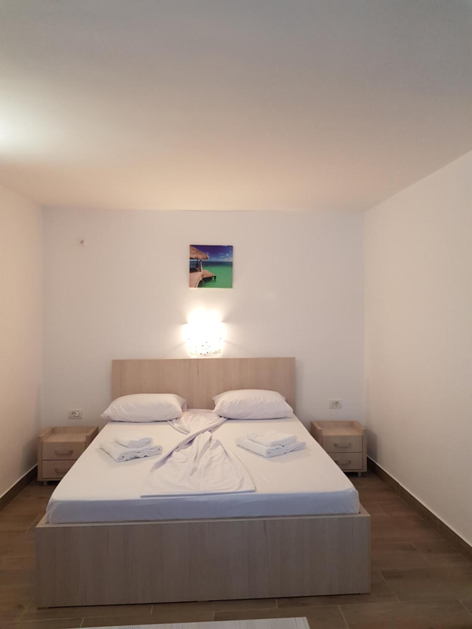 Evana House コスティネシュティ エクステリア 写真