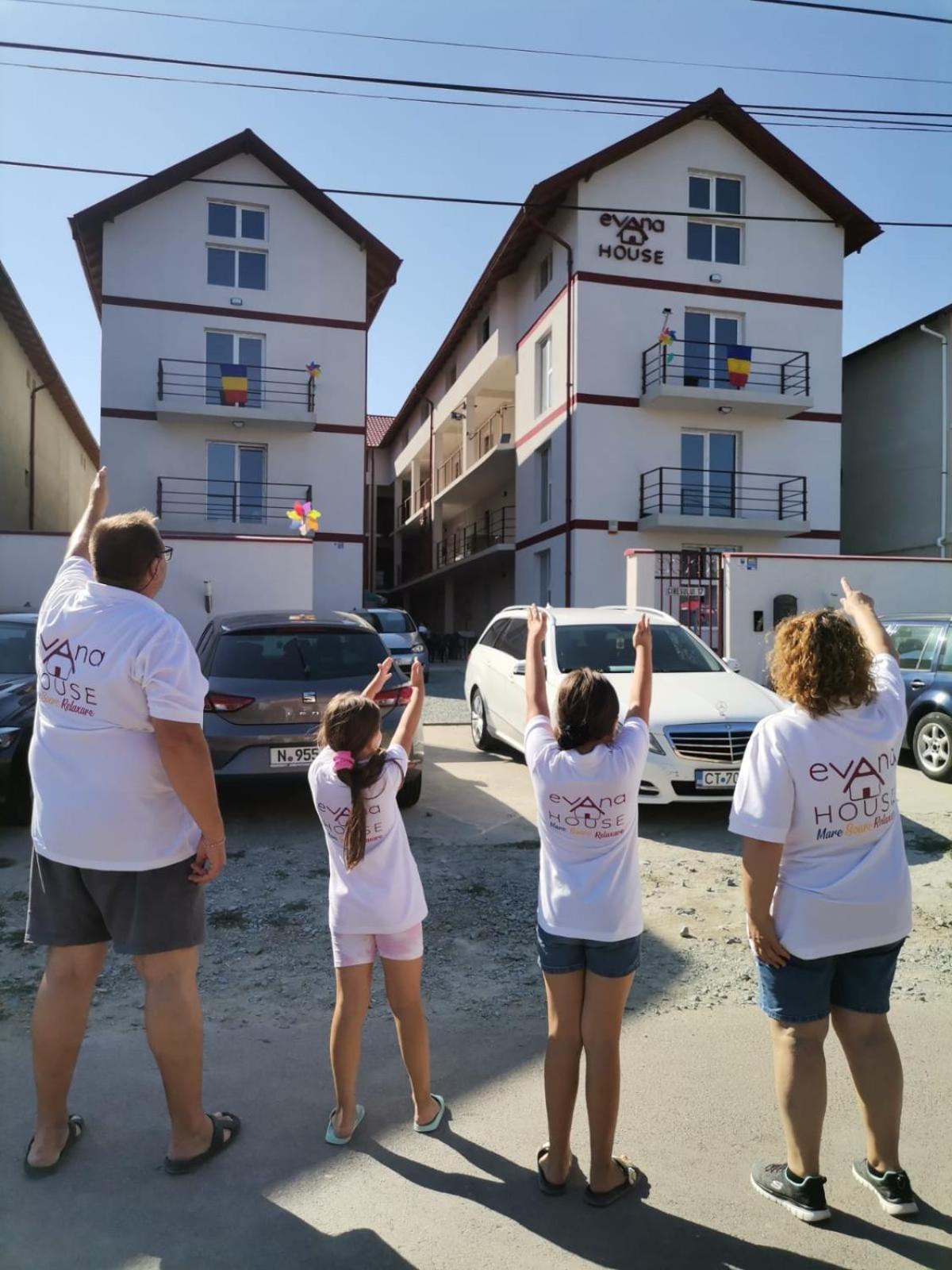 Evana House コスティネシュティ エクステリア 写真